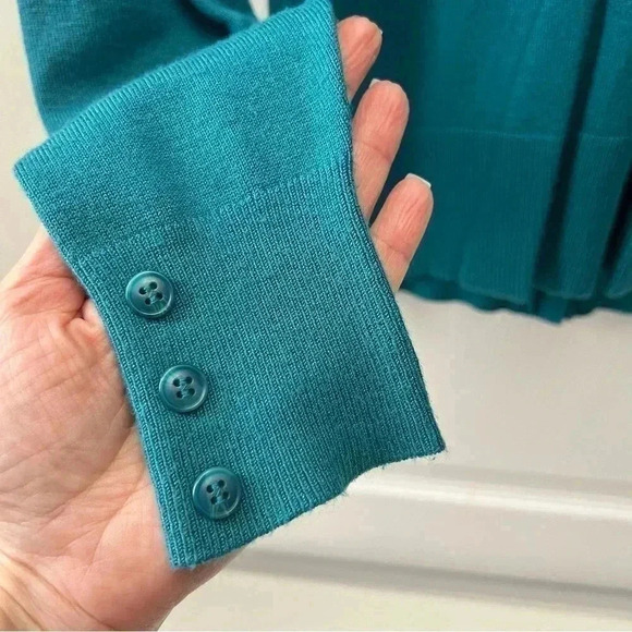 Ricki’s Cardigan V Neck Button Front Sweater Fitted Teal Green Size Small - Picture 11 of 16